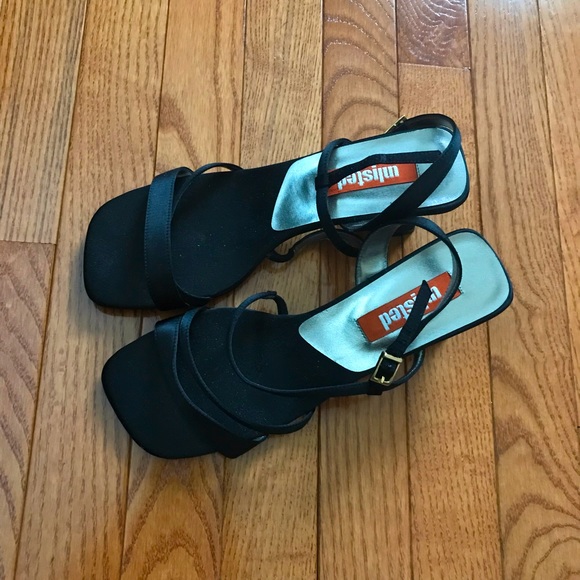 Unlisted Kitten Heels <3 - Picture 3 of 5